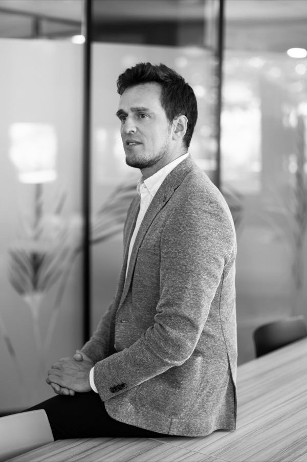 Portrait d'Alexandre Chombeau, fondateur de l'Agence CSV et d'Onesty Digital